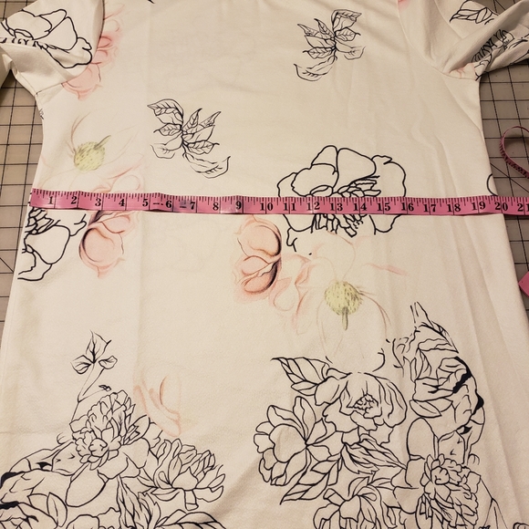 3 for $30 👗Floral print shift dress - Picture 5 of 7